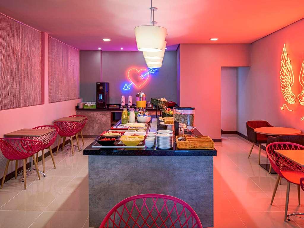 Ibis Styles Franca Hotel Restoran gambar